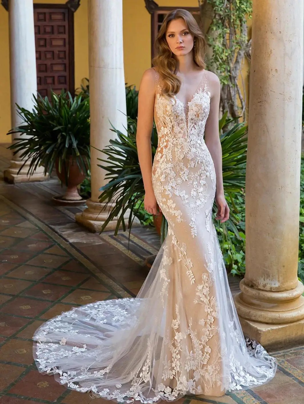 Blu by Enzoani 2023 Bridal Gown